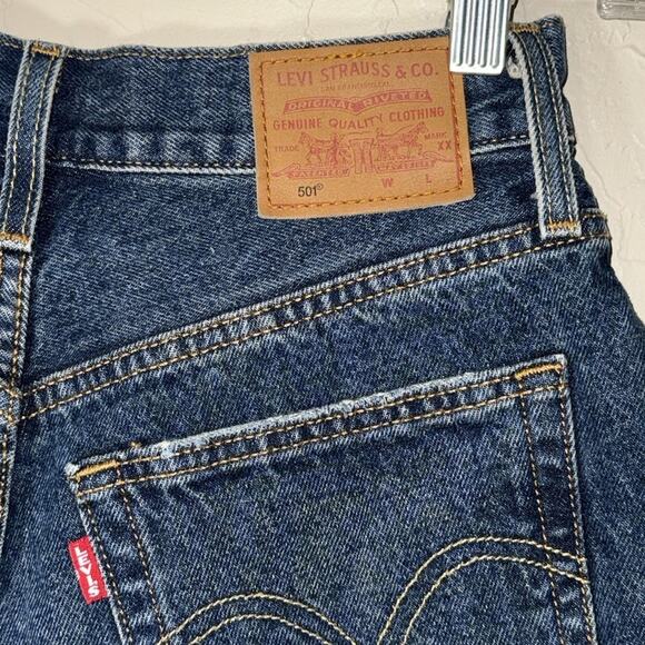 Levi’s 501 cut off shorts high low frayed hem size 24 - Picture 3 of 5